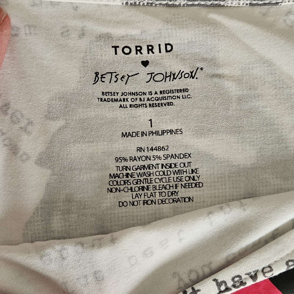 Torrid Betsey Johnson Graphic Dolman Tee - Picture 6 of 11